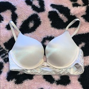 Push-up bra VS